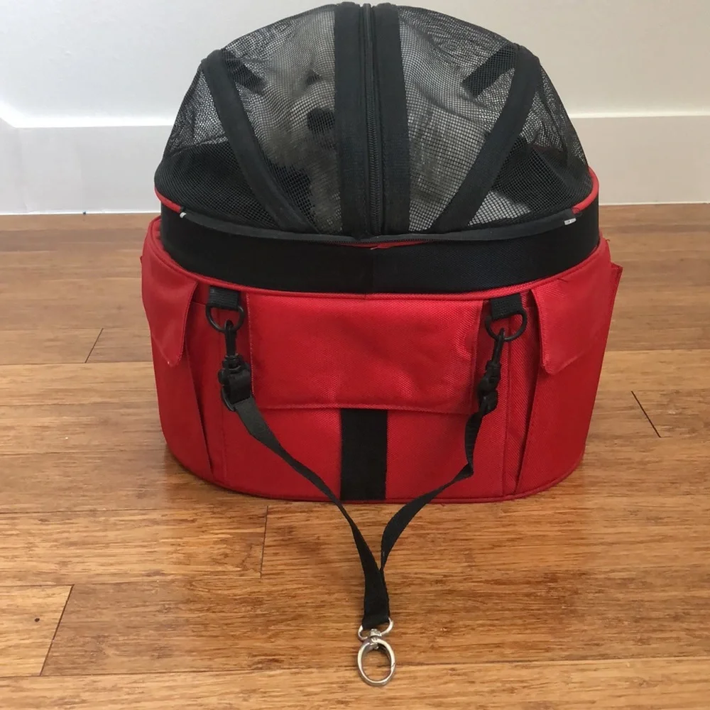 Doggy Ride Cocoon in apple red